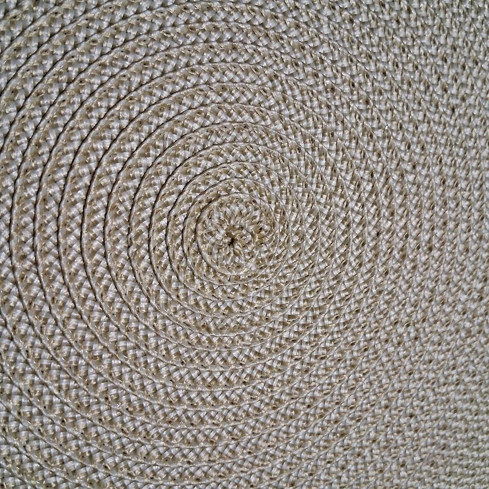 Round‎ Thin 15 inch Sea Grass Braided Placemats Set of 12 Preowned Washable